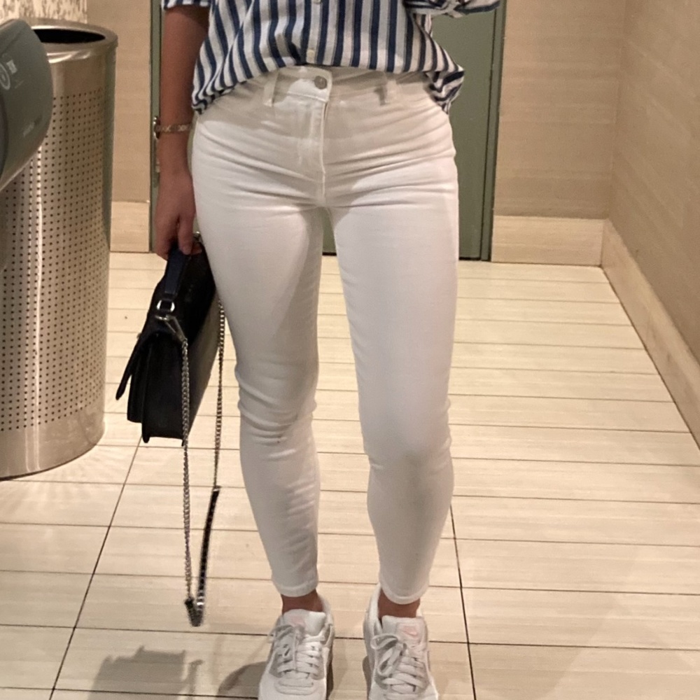 White skinny jeans